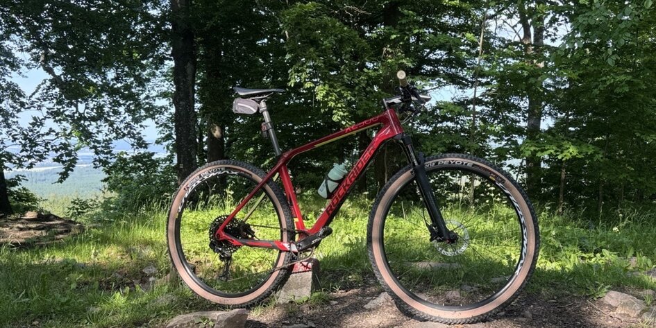 Na bicykel s príbehom – južné Brdy>