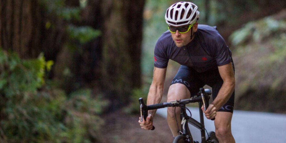 Ochrana pred slnkom: čo by mal vedieť každý cyklista>