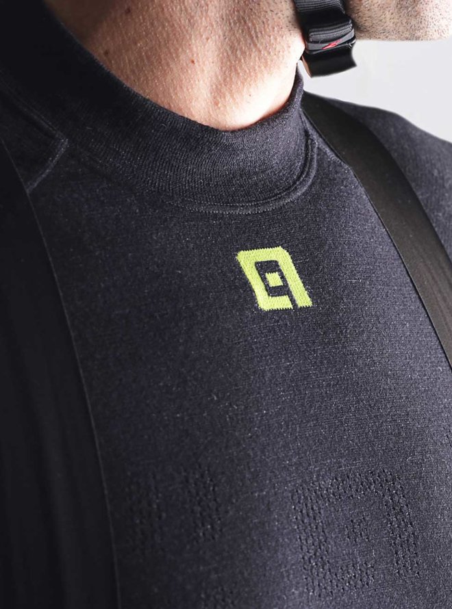 SEAMLESS WOOL