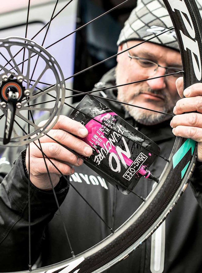 TUBELESS SEALANT