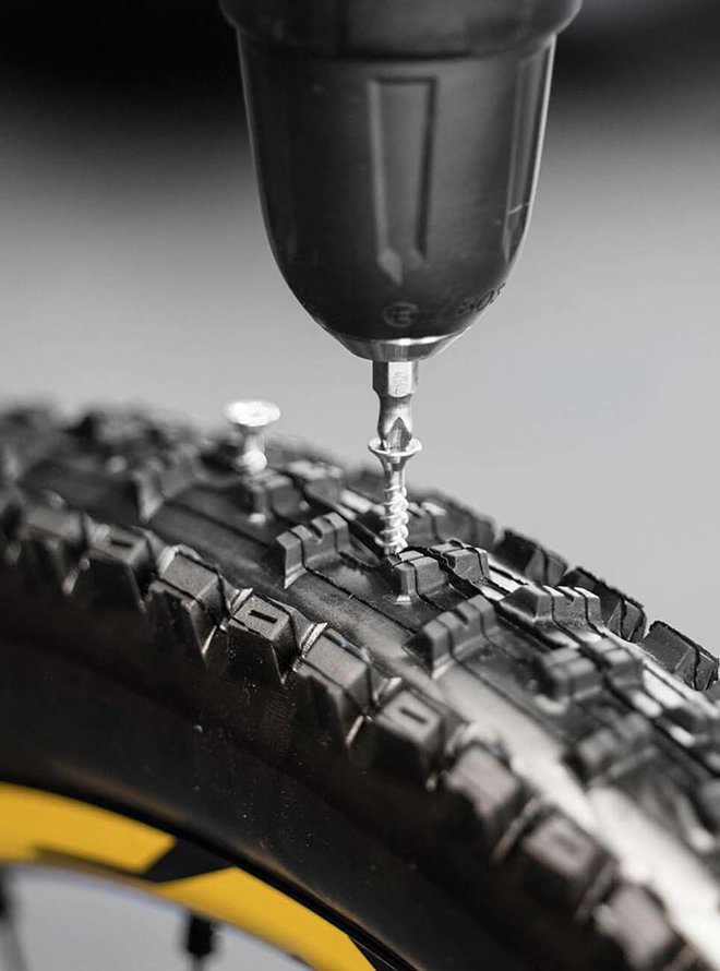 TUBELESS SEALANT