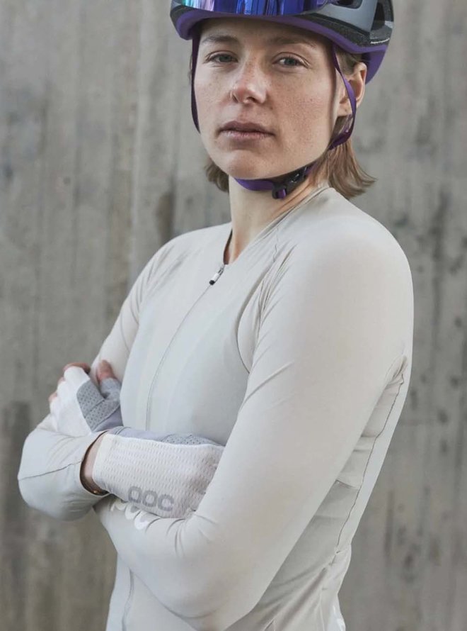 ESSENTIAL ROAD LADY